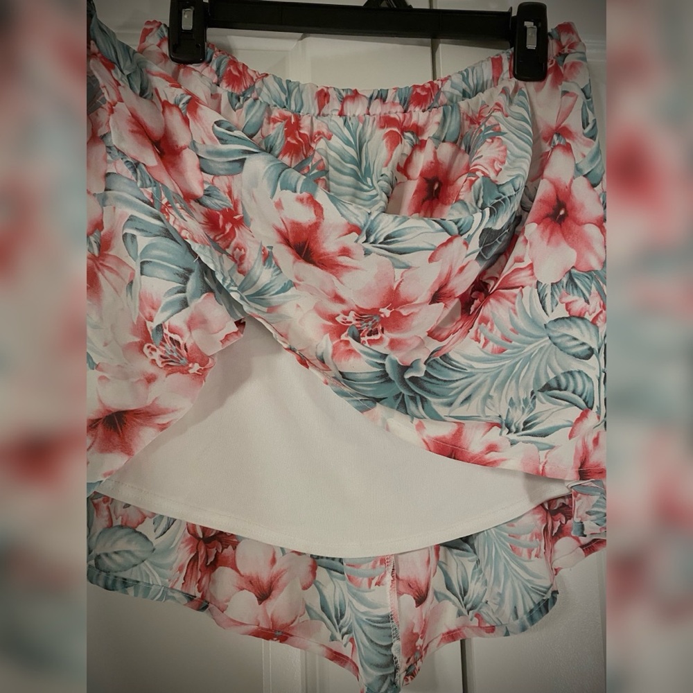 Floral Flowy Mini Skirt - Picture 3 of 3